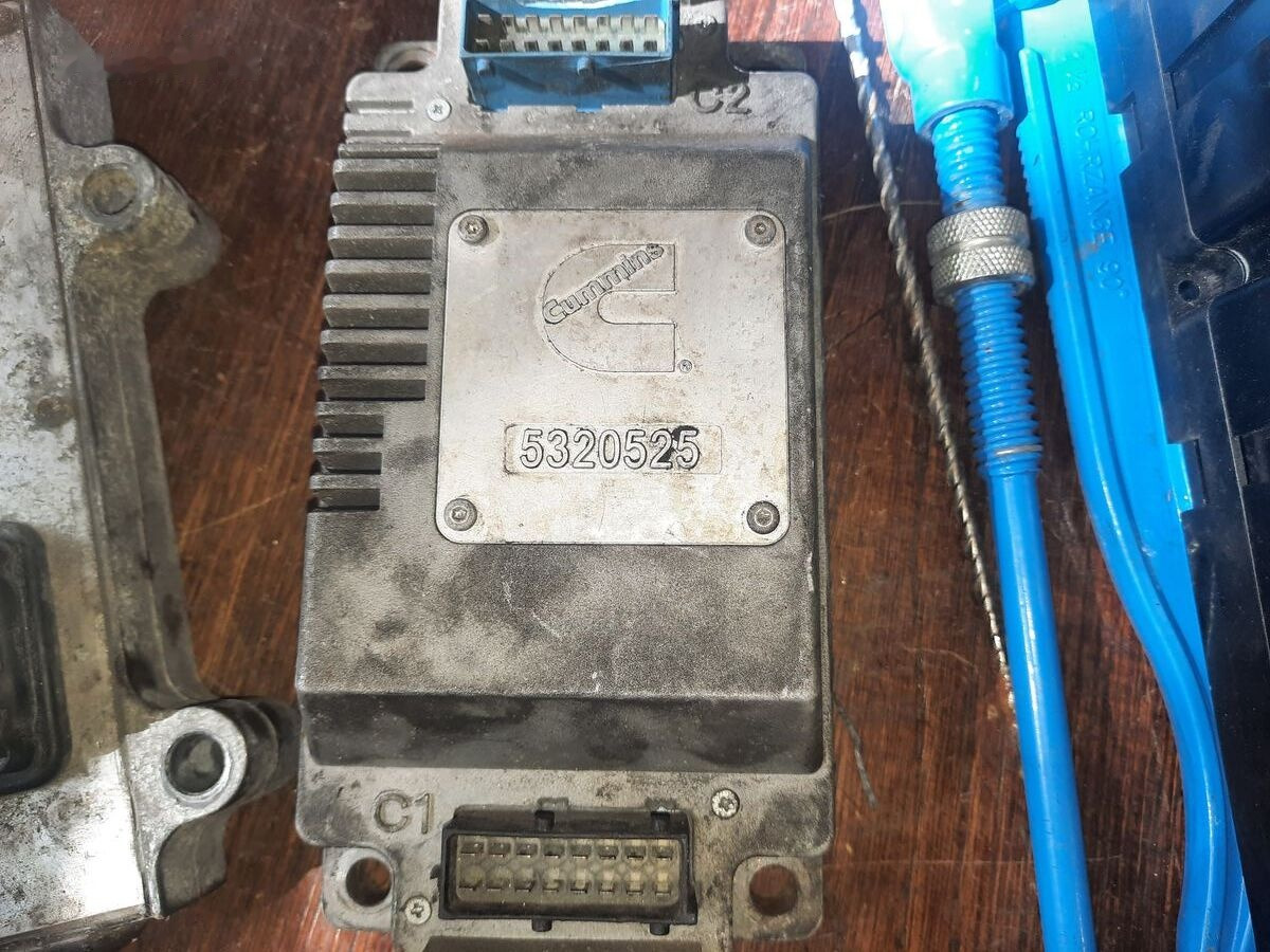 Cummins motor 239Kvt Cummins - Elektroniskais vadības bloks (ECU) - Autobuss: foto 3 Cummins motor 239Kvt Cummins - Elektroniskais vadības bloks (ECU) - Autobuss: foto 3