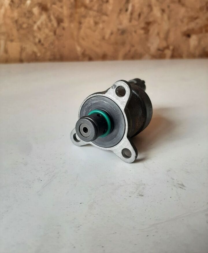 Klapan davleniya toplivnoy sistemy Bosch 4992596 Bosch - Degvielas sistēma - Autobuss: foto 3 Klapan davleniya toplivnoy sistemy Bosch 4992596 Bosch - Degvielas sistēma - Autobuss: foto 3
