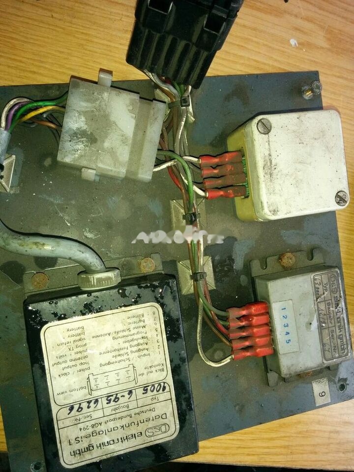 MAN Intarder EST-32 ZF-6009058022 MAN VOLVO - Elektroniskais vadības bloks (ECU) - Autobuss: foto 1 MAN Intarder EST-32 ZF-6009058022 MAN VOLVO - Elektroniskais vadības bloks (ECU) - Autobuss: foto 1