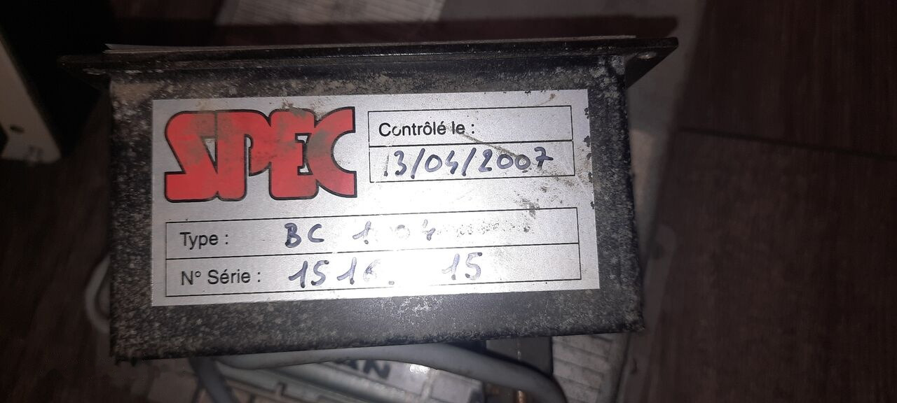 Neoplan RS-232 / NSM-450 Neoplan - Elektroniskais vadības bloks (ECU) - Autobuss: foto 3 Neoplan RS-232 / NSM-450 Neoplan - Elektroniskais vadības bloks (ECU) - Autobuss: foto 3