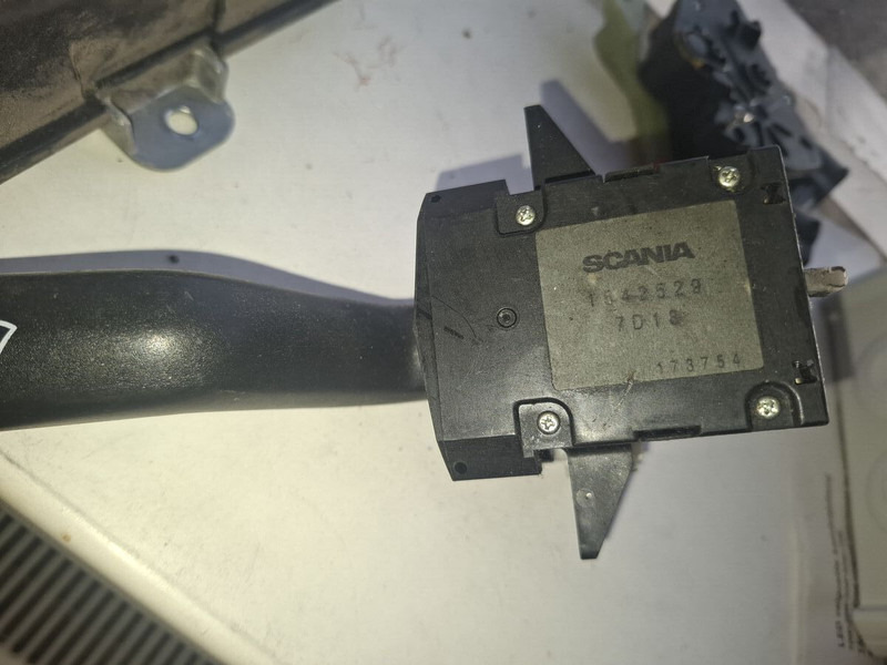 Scania 1486286 - Relejs: foto 2 Scania 1486286 - Relejs: foto 2