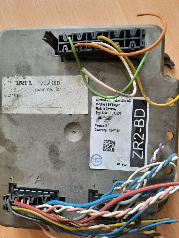 Scania MUX2-B MUX2-M.MUX2-B+/ ZR2-BS/ ZR2-BD Scania Neoplan - Elektroniskais vadības bloks (ECU) - Autobuss: foto 1 Scania MUX2-B MUX2-M.MUX2-B+/ ZR2-BS/ ZR2-BD Scania Neoplan - Elektroniskais vadības bloks (ECU) - Autobuss: foto 1