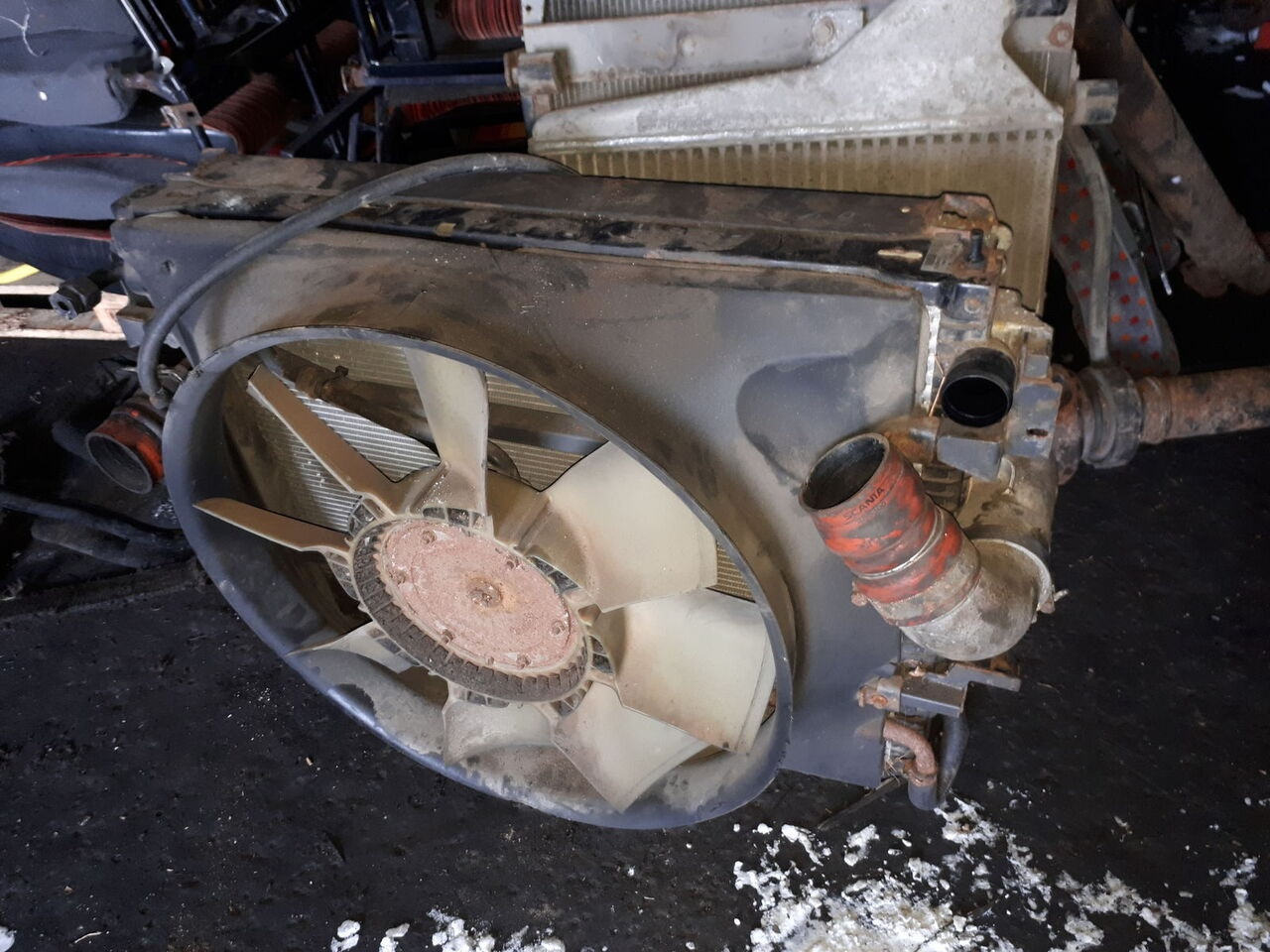 Scania man U Scania VEST/ 124 truck - Radiators - Kravas automašīna: foto 3 Scania man U Scania VEST/ 124 truck - Radiators - Kravas automašīna: foto 3