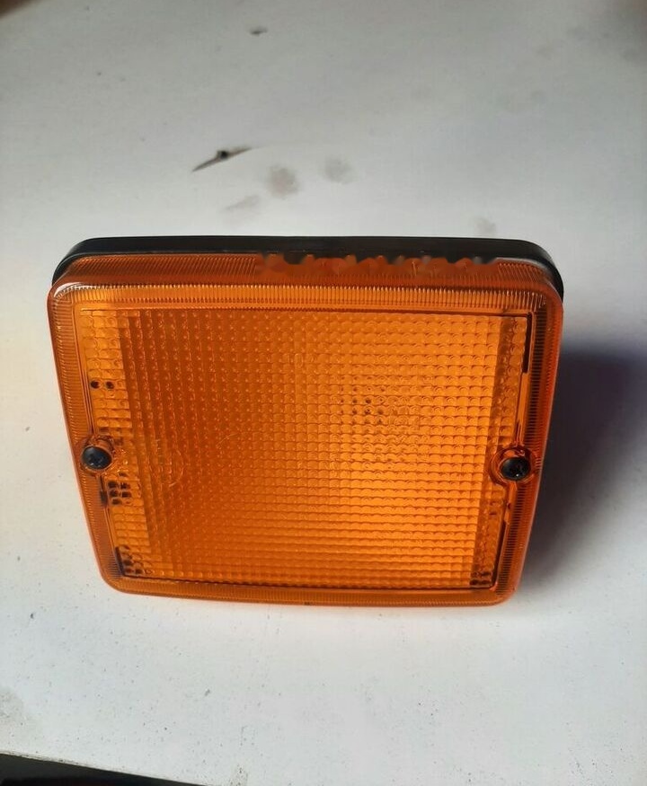 Volvo 1110985 vo 70305322 Volvo 70305322 - Pagrieziena signāls - Autobuss: foto 4 Volvo 1110985 vo 70305322 Volvo 70305322 - Pagrieziena signāls - Autobuss: foto 4
