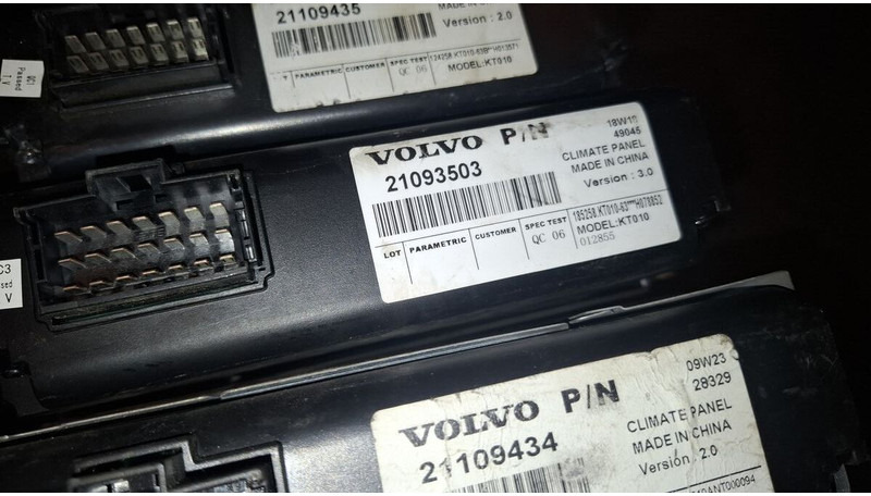 Volvo 20815236-P04. 70327101. 2054900 . 20744283-01. 3192577. 20815236 - Elektroniskais vadības bloks (ECU): foto 3 Volvo 20815236-P04. 70327101. 2054900 . 20744283-01. 3192577. 20815236 - Elektroniskais vadības bloks (ECU): foto 3