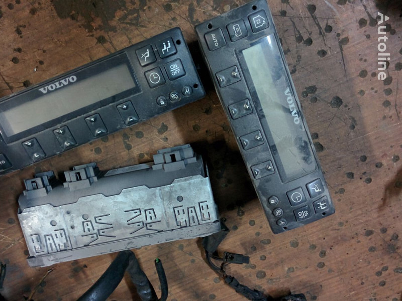 Volvo 20815236-P04. 70327101. 2054900 . 20744283-01. 3192577. 20815236 - Elektroniskais vadības bloks (ECU): foto 1 Volvo 20815236-P04. 70327101. 2054900 . 20744283-01. 3192577. 20815236 - Elektroniskais vadības bloks (ECU): foto 1