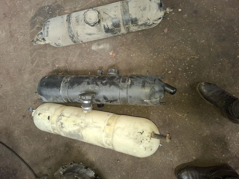 Volvo Scani - Izplešanās tvertne: foto 1 Volvo Scani - Izplešanās tvertne: foto 1