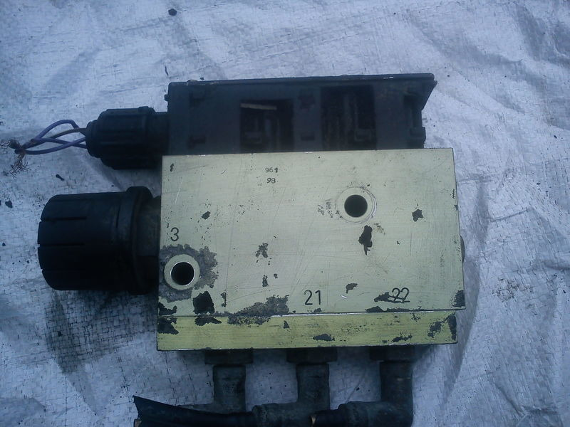 Volvo Уронем пола 0501100014. 28. 29. 35. 40. - Elektroniskais vadības bloks (ECU): foto 2 Volvo Уронем пола 0501100014. 28. 29. 35. 40. - Elektroniskais vadības bloks (ECU): foto 2