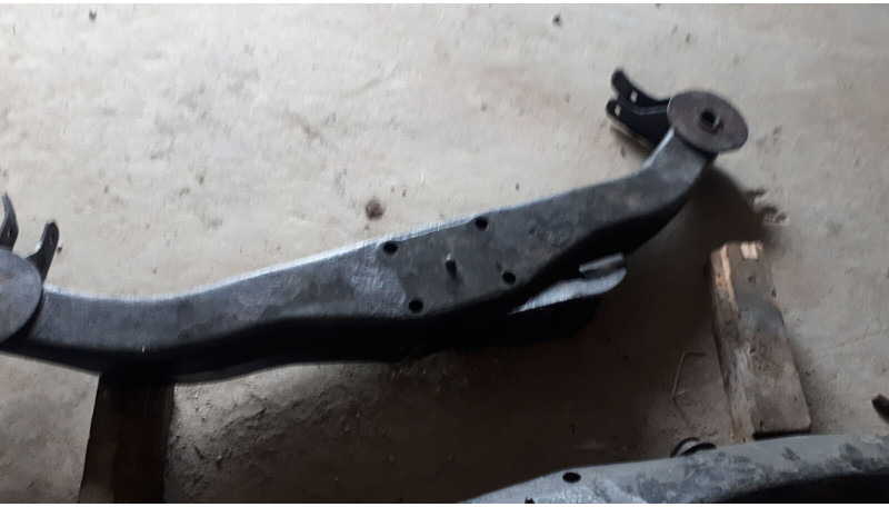 Volvo кронштейн заднего моста мерседес - Tērauda piekare: foto 2 Volvo кронштейн заднего моста мерседес - Tērauda piekare: foto 2