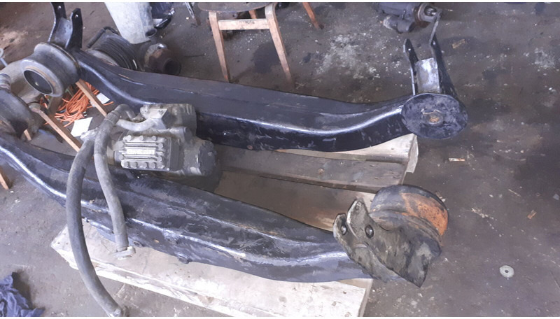 Volvo кронштейн заднего моста мерседес - Tērauda piekare: foto 1 Volvo кронштейн заднего моста мерседес - Tērauda piekare: foto 1