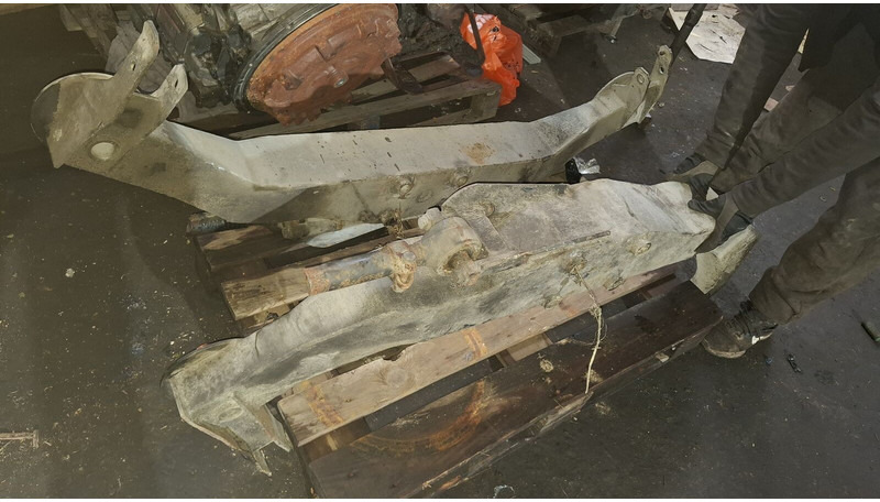 Volvo кронштейн заднего моста мерседес - Tērauda piekare: foto 5 Volvo кронштейн заднего моста мерседес - Tērauda piekare: foto 5