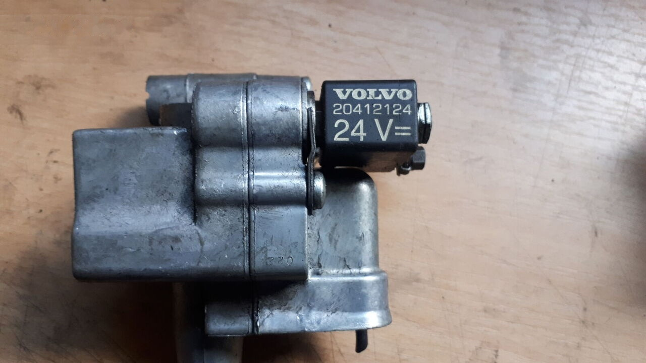 Volvo privoda shkivov remney i toplivnogo nasosa 8148452 Volvo - Kloķvārpsta - Kravas automašīna: foto 3 Volvo privoda shkivov remney i toplivnogo nasosa 8148452 Volvo - Kloķvārpsta - Kravas automašīna: foto 3