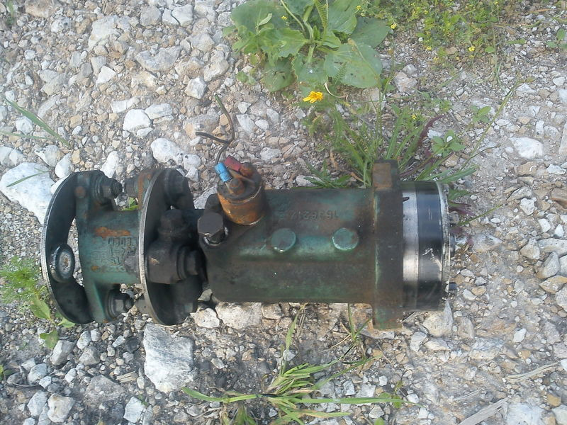 Volvo привода шкивов ремней и топливного насоса - Kloķvārpsta: foto 1 Volvo привода шкивов ремней и топливного насоса - Kloķvārpsta: foto 1