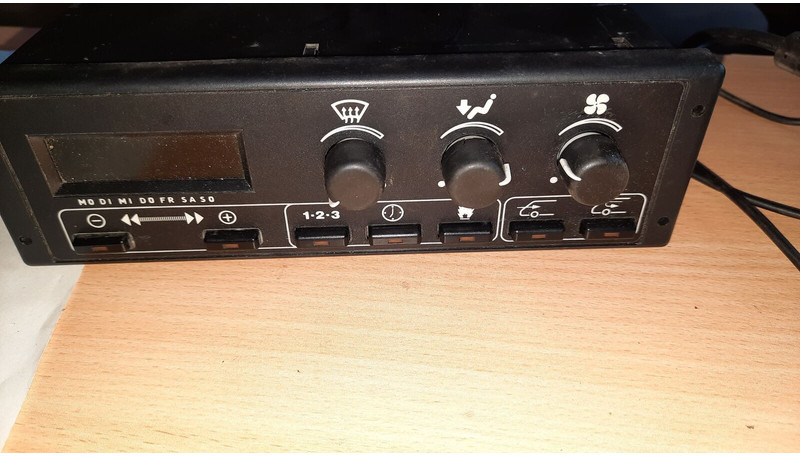 Wabco 4460550520.\FLO Control 22123A24\0839W3 - Elektroniskais vadības bloks (ECU): foto 1 Wabco 4460550520.\FLO Control 22123A24\0839W3 - Elektroniskais vadības bloks (ECU): foto 1