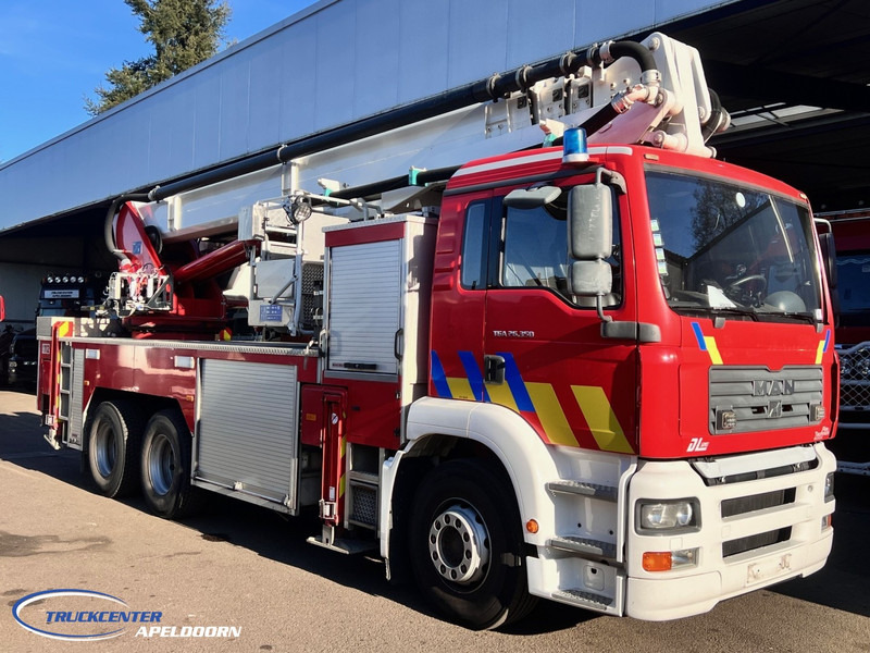 MAN TGA 26.350 Magirus ALP 320L = 32 meter, Waterpump, 6x4, Steel springs - Kravas automašīna: foto 3 MAN TGA 26.350 Magirus ALP 320L = 32 meter, Waterpump, 6x4, Steel springs - Kravas automašīna: foto 3