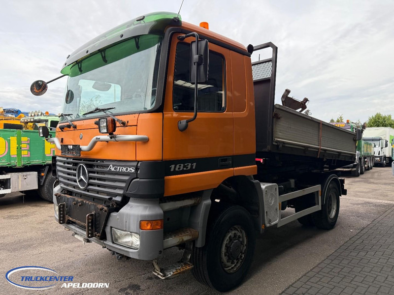 Mercedes-Benz Actros 1831 4x4 Naafreductie, Bladgeveerd, EPS, Originele kilometerstand! - Kravas automašīna pašizgāzējs: foto 3 Mercedes-Benz Actros 1831 4x4 Naafreductie, Bladgeveerd, EPS, Originele kilometerstand! - Kravas automašīna pašizgāzējs: foto 3
