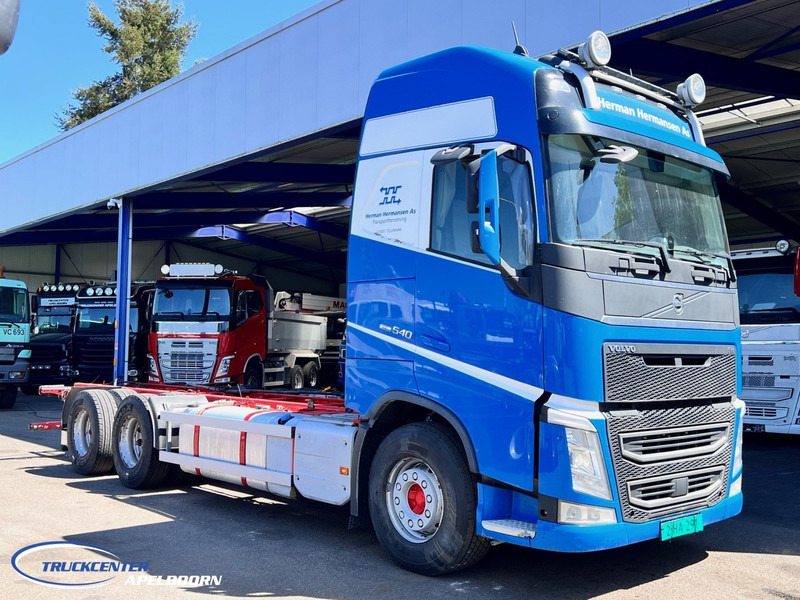 Volvo FH 540 6x4, Dual clutch, XL Globetrotter, PTO, Retarder - Šasija kravas automašīna: foto 1 Volvo FH 540 6x4, Dual clutch, XL Globetrotter, PTO, Retarder - Šasija kravas automašīna: foto 1