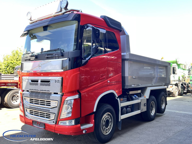Volvo FH 540 6x4 Tandem lift!, Retarder, Big axles - Kravas automašīna pašizgāzējs: foto 3 Volvo FH 540 6x4 Tandem lift!, Retarder, Big axles - Kravas automašīna pašizgāzējs: foto 3