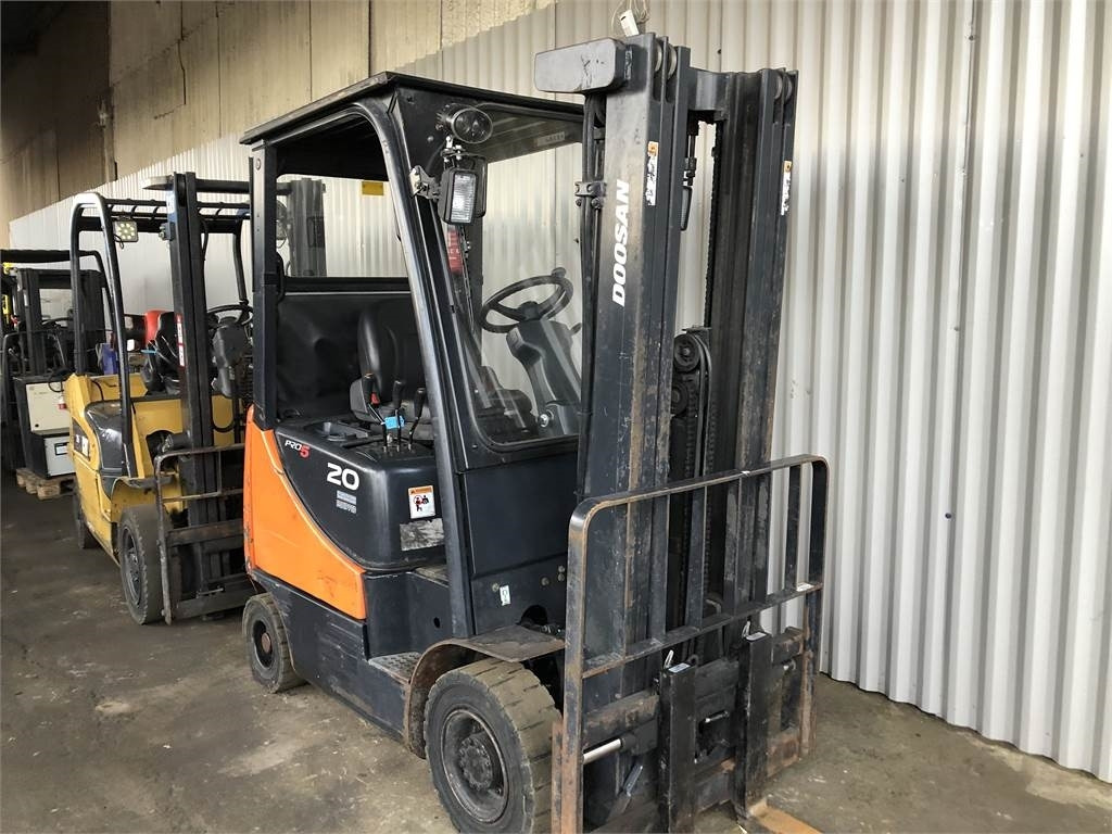 Doosan G20 SC-5 - Gāzes iekrāvējs: foto 1 Doosan G20 SC-5 - Gāzes iekrāvējs: foto 1