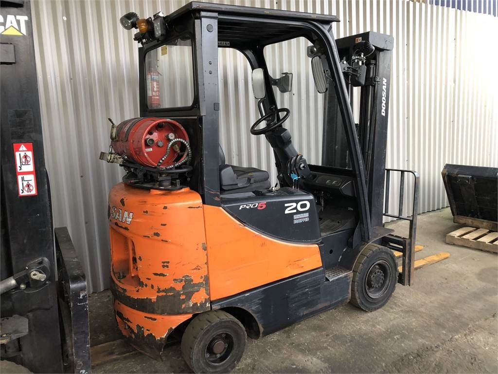 Doosan G20 SC-5 - Gāzes iekrāvējs: foto 4 Doosan G20 SC-5 - Gāzes iekrāvējs: foto 4