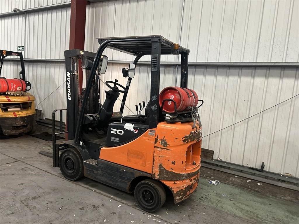 Doosan G20SC-5 - Gāzes iekrāvējs: foto 3 Doosan G20SC-5 - Gāzes iekrāvējs: foto 3