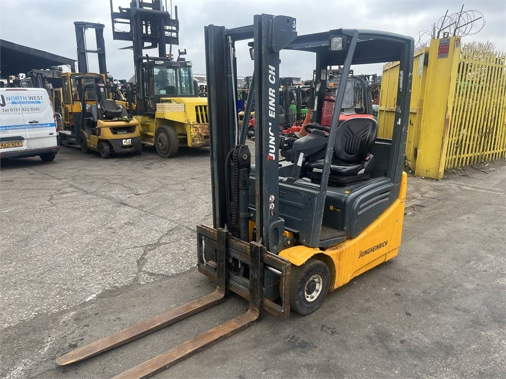 Jungheinrich EFG215 - Elektroiekrāvējs: foto 5 Jungheinrich EFG215 - Elektroiekrāvējs: foto 5