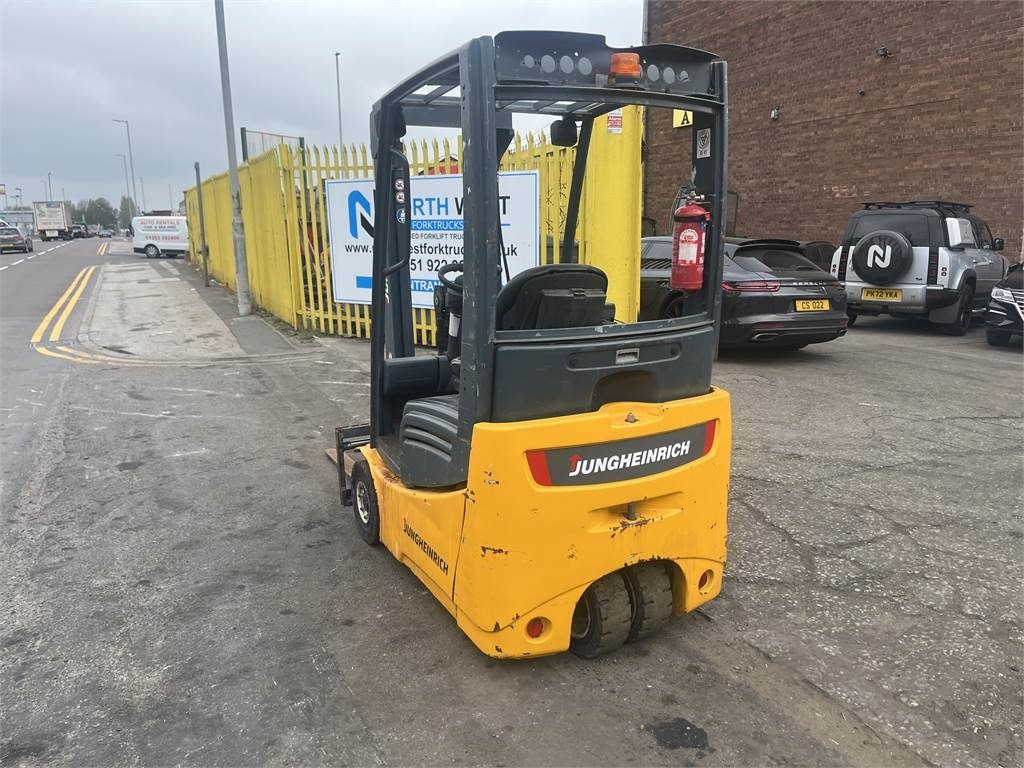 Jungheinrich EFG215 - Elektroiekrāvējs: foto 2 Jungheinrich EFG215 - Elektroiekrāvējs: foto 2