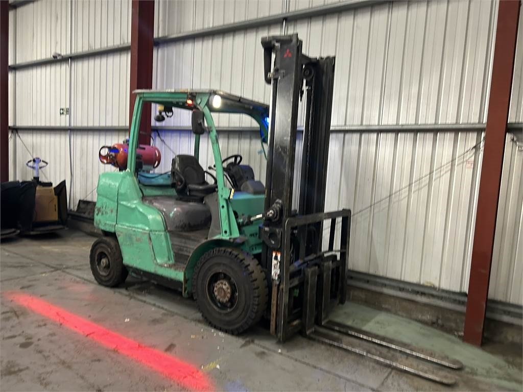 Mitsubishi FG40NT - Gāzes iekrāvējs: foto 4 Mitsubishi FG40NT - Gāzes iekrāvējs: foto 4