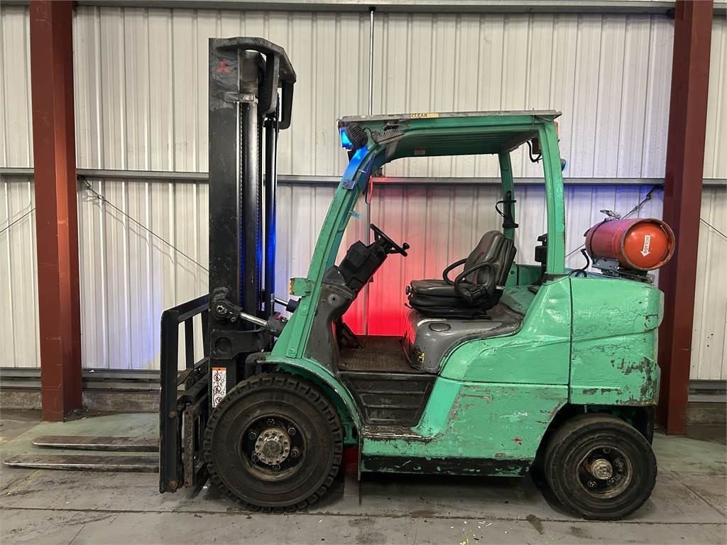 Mitsubishi FG40NT - Gāzes iekrāvējs: foto 1 Mitsubishi FG40NT - Gāzes iekrāvējs: foto 1