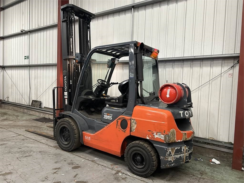 Toyota 02-8FGJF35 - Gāzes iekrāvējs: foto 3 Toyota 02-8FGJF35 - Gāzes iekrāvējs: foto 3