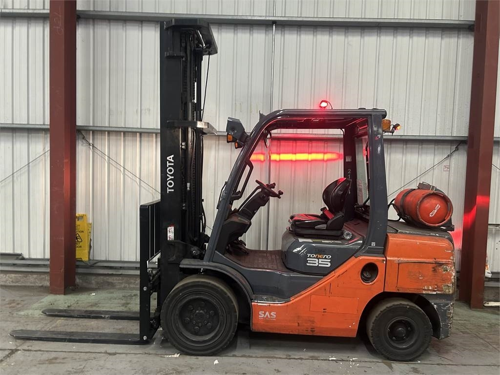 Toyota 02-8FGJF35 - Gāzes iekrāvējs: foto 1 Toyota 02-8FGJF35 - Gāzes iekrāvējs: foto 1