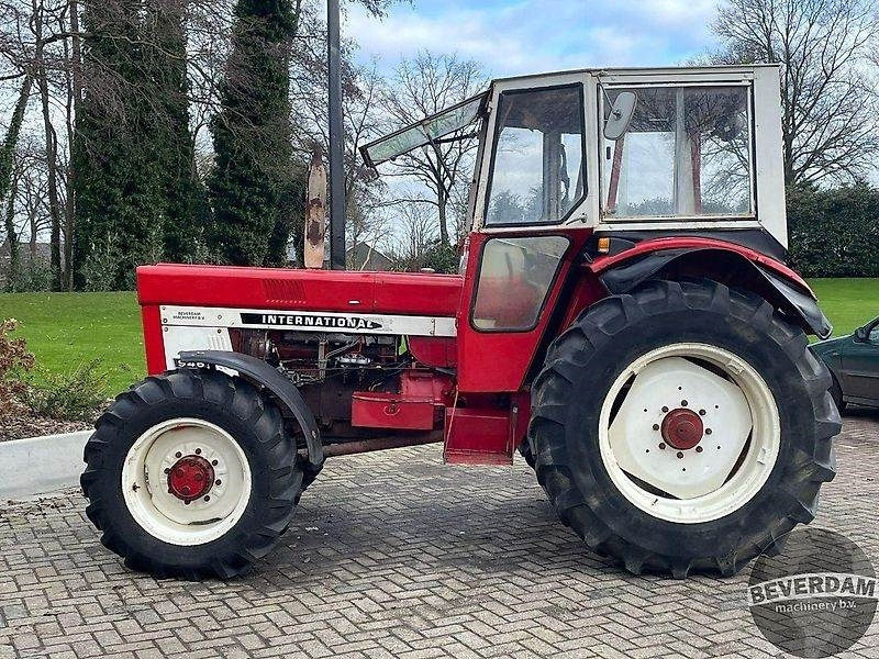 Case IH 946 - Traktors: foto 2 Case IH 946 - Traktors: foto 2