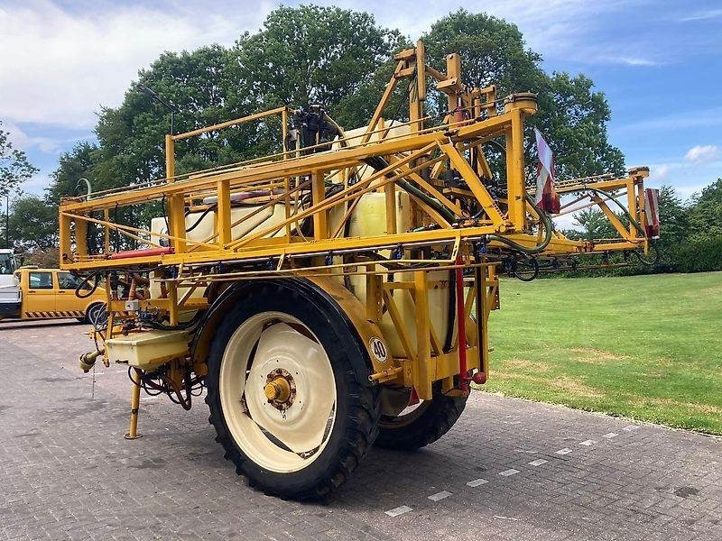 Dubex Nestor - Piekabināmais miglotājs: foto 3 Dubex Nestor - Piekabināmais miglotājs: foto 3