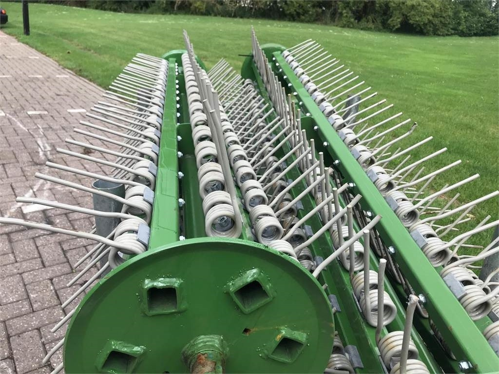 Krone Pick-up nieuw zonder beugels - Lopbarības kombaina papildaprīkojums: foto 2 Krone Pick-up nieuw zonder beugels - Lopbarības kombaina papildaprīkojums: foto 2