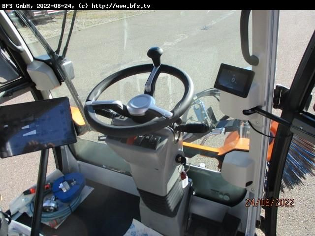 CityCat 2020 XL CityCat V20 mit 3 Besensystem - Ielu tīrīšanas mašīna: foto 4 CityCat 2020 XL CityCat V20 mit 3 Besensystem - Ielu tīrīšanas mašīna: foto 4