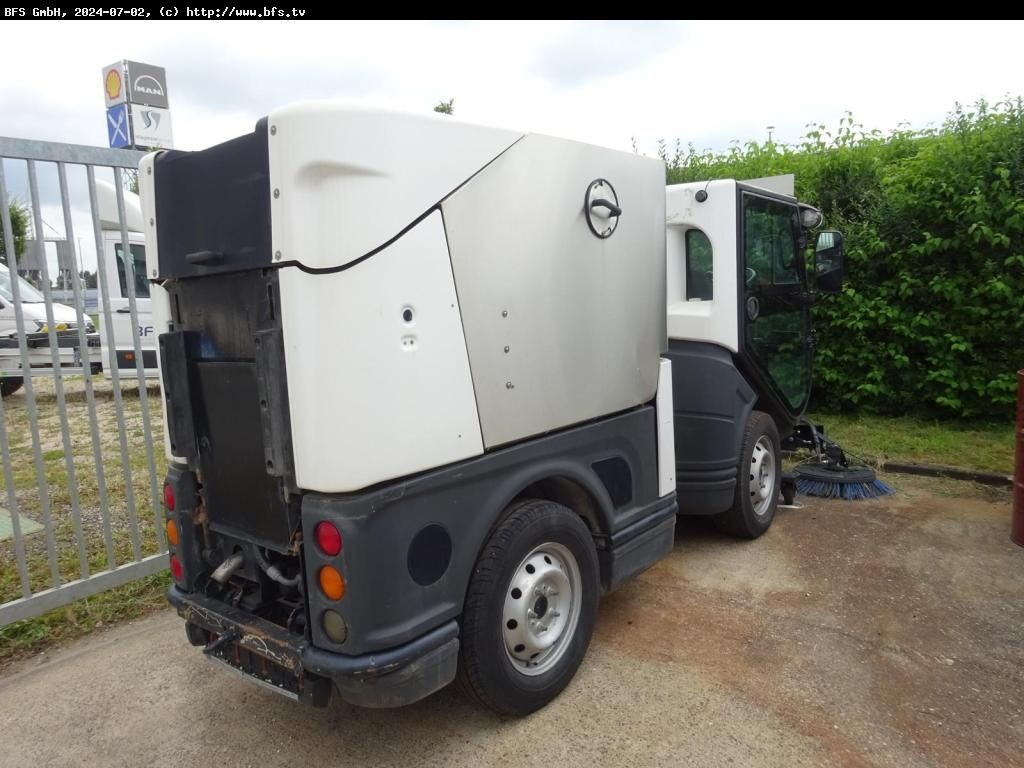 JungoJet 3500 Gehwegtauglich - Ielu tīrīšanas mašīna: foto 4 JungoJet 3500 Gehwegtauglich - Ielu tīrīšanas mašīna: foto 4