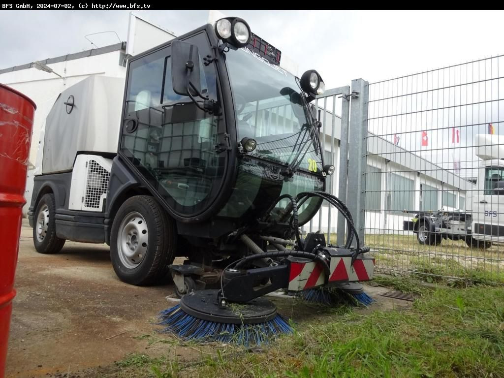 JungoJet 3500 Gehwegtauglich - Ielu tīrīšanas mašīna: foto 1 JungoJet 3500 Gehwegtauglich - Ielu tīrīšanas mašīna: foto 1