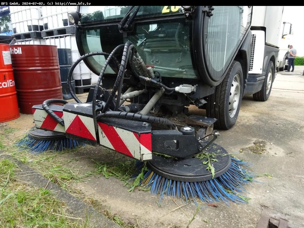 JungoJet 3500 Gehwegtauglich - Ielu tīrīšanas mašīna: foto 3 JungoJet 3500 Gehwegtauglich - Ielu tīrīšanas mašīna: foto 3