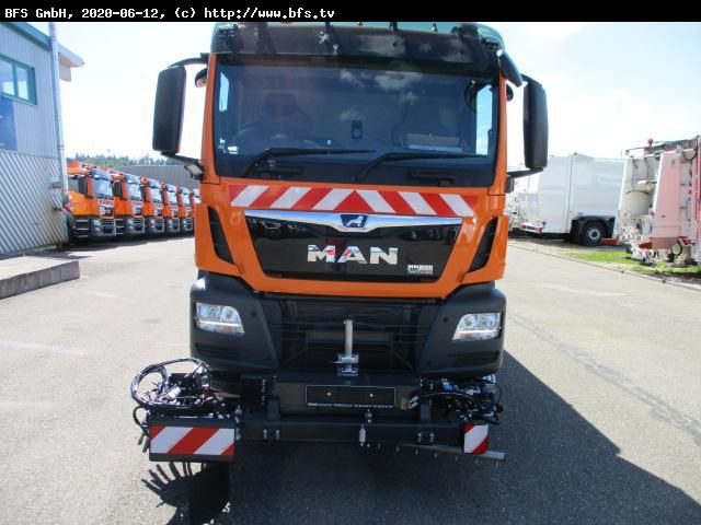 MAN TGS 18.400 4X2 BL Bucher OF 8000 RS Drehjet beid - Ielu tīrīšanas mašīna: foto 2 MAN TGS 18.400 4X2 BL Bucher OF 8000 RS Drehjet beid - Ielu tīrīšanas mašīna: foto 2