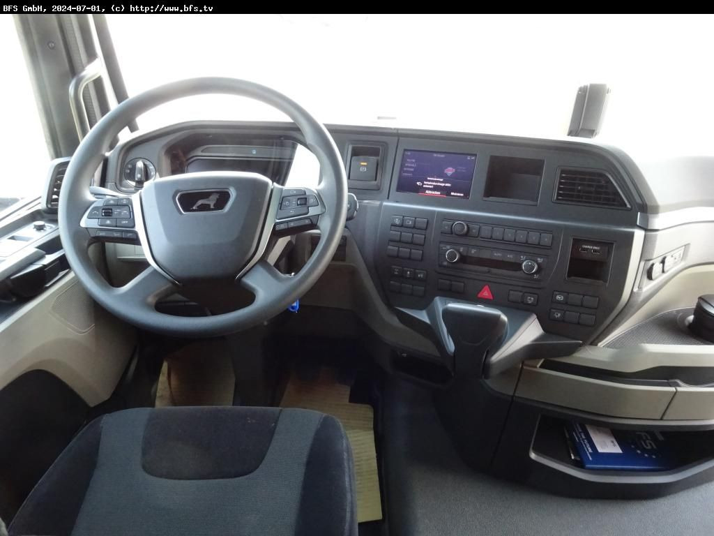 MAN TGX (TG3) 18.480 4x2 LL SA Mautklasse 2 Ultra MAN TGX (TG3) 18.480 4x2 LL SA Mautklasse 2 Ultra - Vilcējs: foto 4 MAN TGX (TG3) 18.480 4x2 LL SA Mautklasse 2 Ultra MAN TGX (TG3) 18.480 4x2 LL SA Mautklasse 2 Ultra - Vilcējs: foto 4