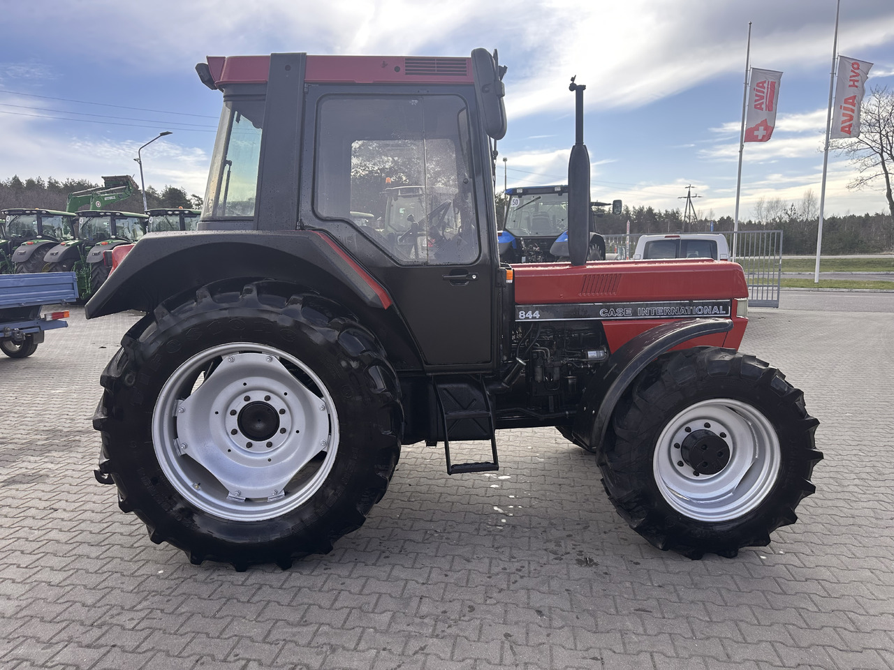 CASE IH 844 XL PLUS 40 km/h - Traktors: foto 5 CASE IH 844 XL PLUS 40 km/h - Traktors: foto 5