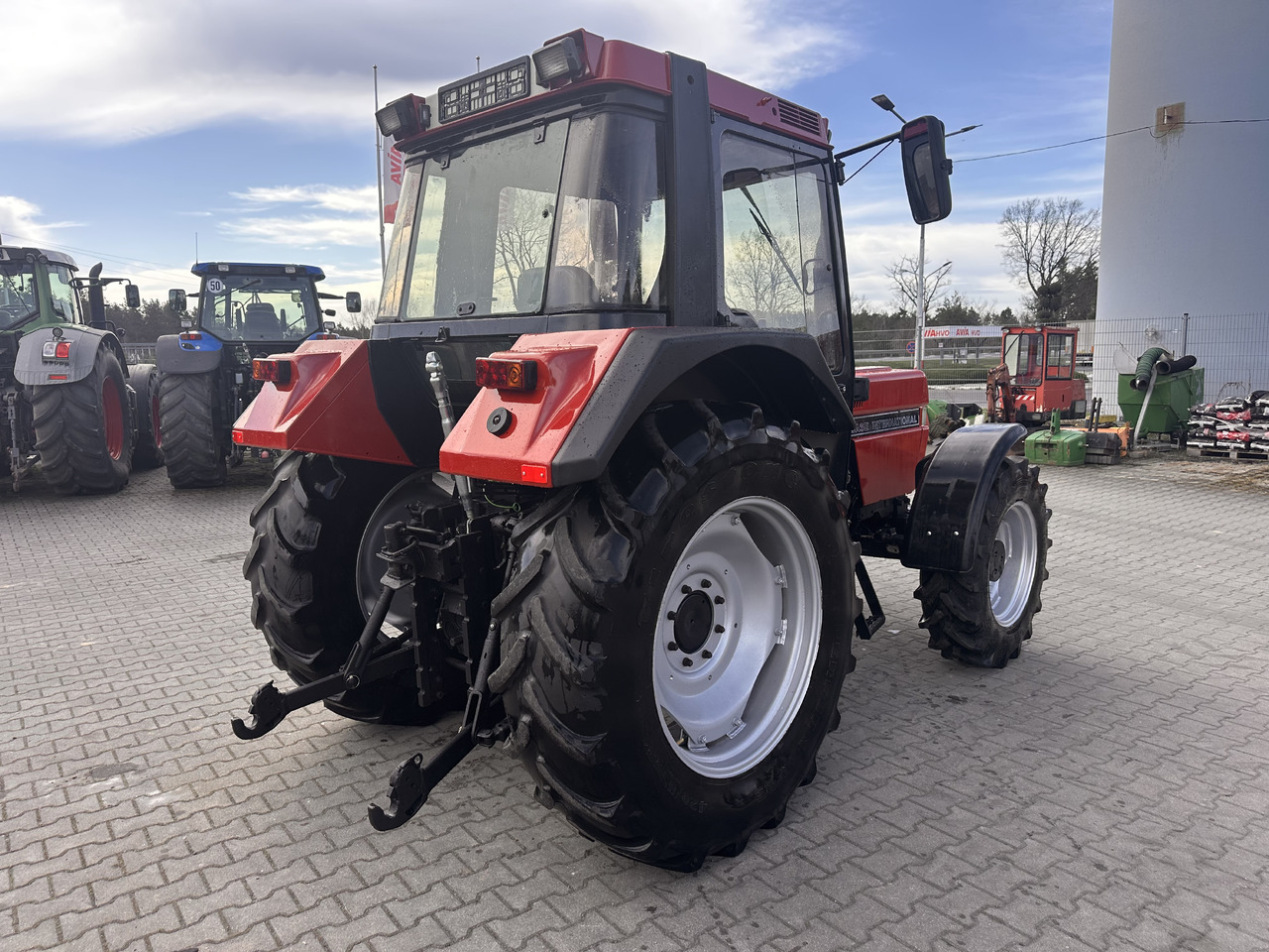 CASE IH 844 XL PLUS 40 km/h - Traktors: foto 4 CASE IH 844 XL PLUS 40 km/h - Traktors: foto 4
