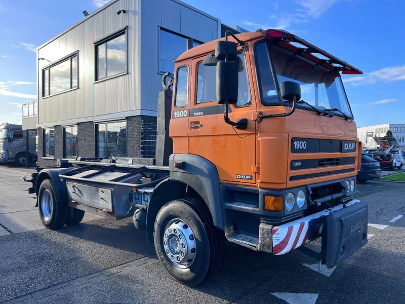 DAF 1900 TURBO 4X4 HOOKLIFT - Pacēlājs ar āķi: foto 3 DAF 1900 TURBO 4X4 HOOKLIFT - Pacēlājs ar āķi: foto 3