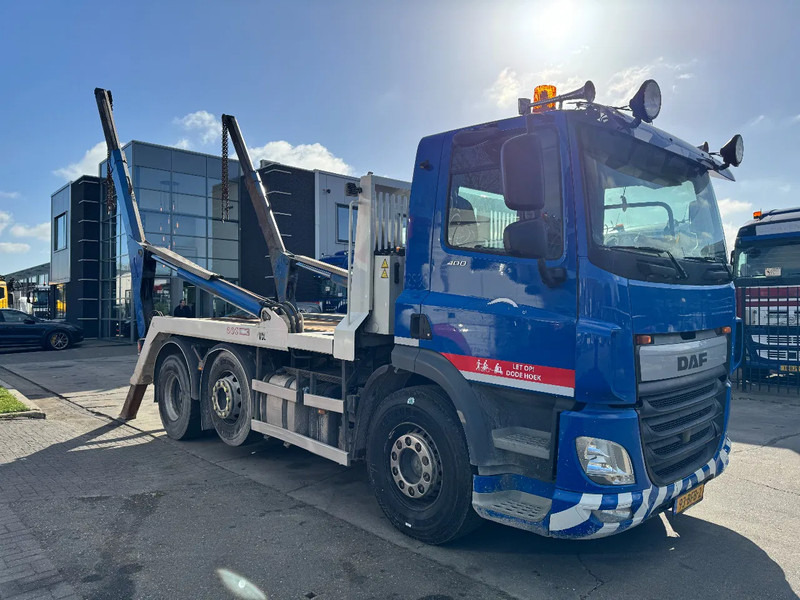 DAF CF 400 6X2 - EURO 6 + VDL P-18 + REMOTE + LIFT AXLE - Būvgružu konteineru vedējs: foto 2 DAF CF 400 6X2 - EURO 6 + VDL P-18 + REMOTE + LIFT AXLE - Būvgružu konteineru vedējs: foto 2
