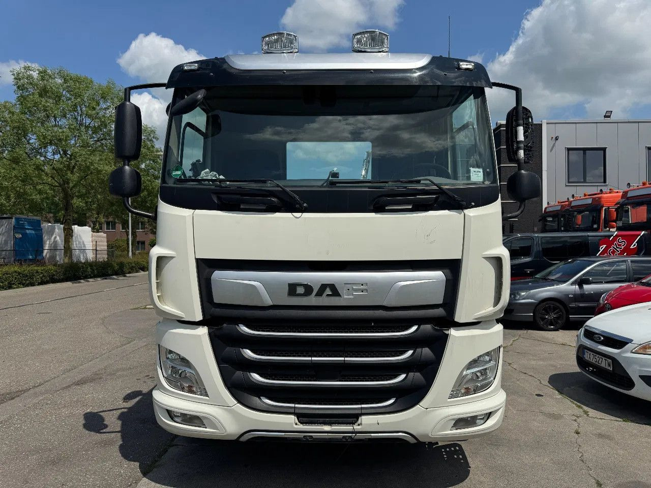 DAF CF 450 6X2 - EURO 6 + LIFT/STEERING AXLE - Šasija kravas automašīna: foto 2 DAF CF 450 6X2 - EURO 6 + LIFT/STEERING AXLE - Šasija kravas automašīna: foto 2