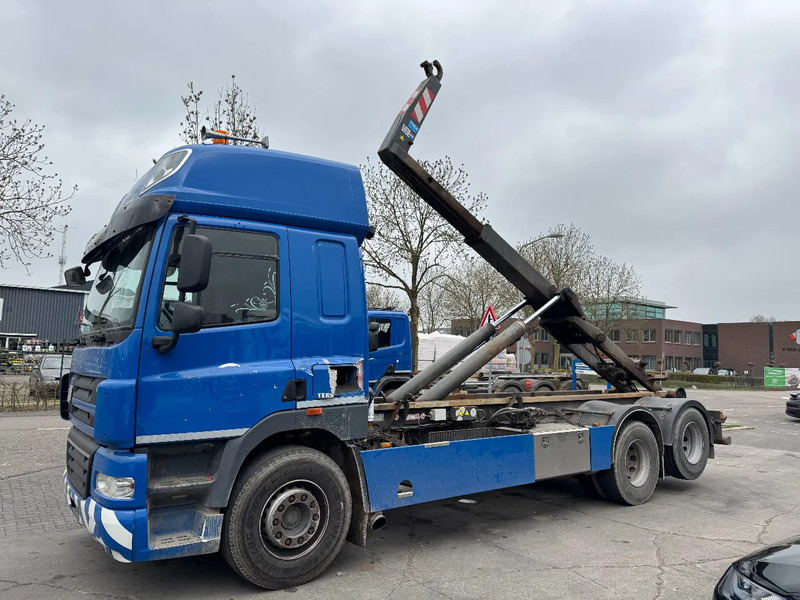 DAF CF 85 6X2 - EURO 5 + VDL HOOK + LIFT AXLE + TÜV 10-2025 - Pacēlājs ar āķi: foto 1 DAF CF 85 6X2 - EURO 5 + VDL HOOK + LIFT AXLE + TÜV 10-2025 - Pacēlājs ar āķi: foto 1