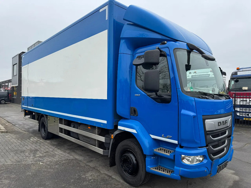 DAF LF 180 4X2 - EURO 6 + DHOLLANDIA LIFT - Kravas automašīna ar slēgto virsbūvi: foto 3 DAF LF 180 4X2 - EURO 6 + DHOLLANDIA LIFT - Kravas automašīna ar slēgto virsbūvi: foto 3