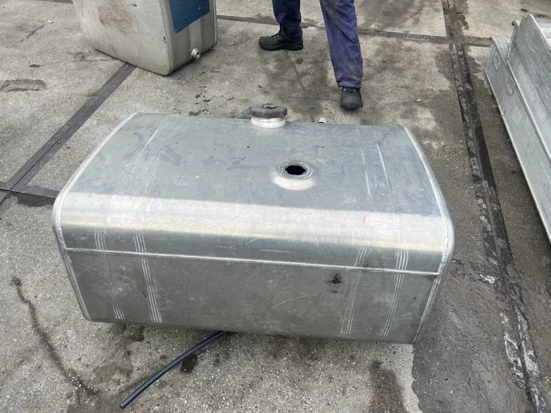 Diversen 460 liter brandstof tank - Degvielas tvertne - Kravas automašīna: foto 1 Diversen 460 liter brandstof tank - Degvielas tvertne - Kravas automašīna: foto 1