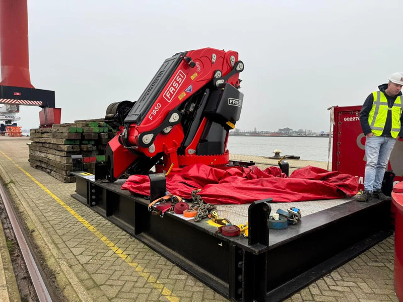 FASSI 8 x HYDR + 3 X MANUEL, REMOTE CONTROLE, WINCH 5630 KG, WITH SEPARATE BOX WITH HYDROVEN POWERPACK 30KW AND OIL TANK. F1950RAF 2. - Strēle: foto 1 FASSI 8 x HYDR + 3 X MANUEL, REMOTE CONTROLE, WINCH 5630 KG, WITH SEPARATE BOX WITH HYDROVEN POWERPACK 30KW AND OIL TANK. F1950RAF 2. - Strēle: foto 1