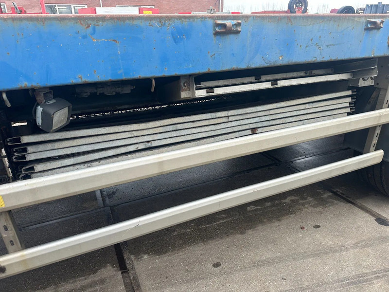 Floor MET HIAB R165-F2, LAATSTE 2 ASSEN GESTUURD - Bortu puspiekabe/ Platforma: foto 4 Floor MET HIAB R165-F2, LAATSTE 2 ASSEN GESTUURD - Bortu puspiekabe/ Platforma: foto 4